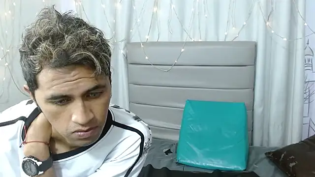 Snapshot of Cecilia_and_Carlos chatting on 14, 2, 2026 Cecilia and Carlos online show from 14, 2, 2026