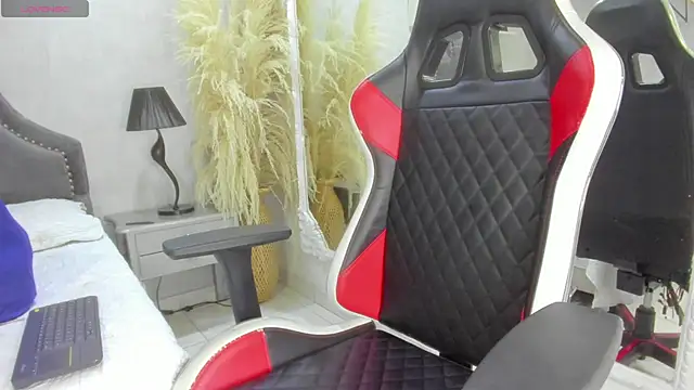 KarelyMitchel online show from 30, 3, 2026