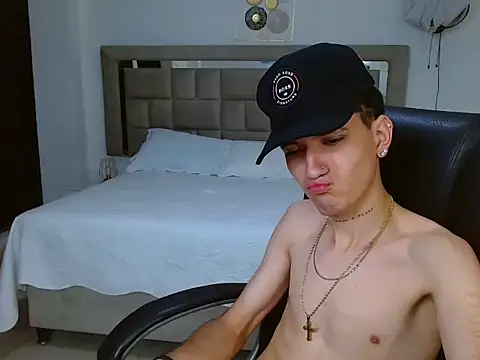 Snapshot of eroboyxox chatting on 24, 2, 2026 eroboyxox online show from 24, 2, 2026