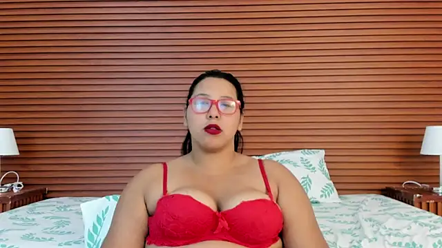 Snapshot of DeepandCurvy chatting on 17, 5, 2026 DeepandCurvy online show from 17, 5, 2026
