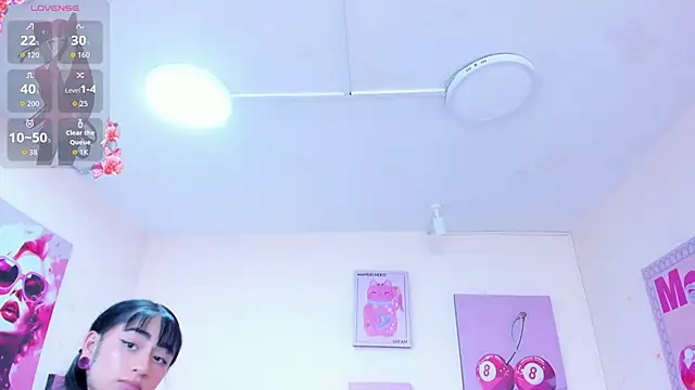 Snapshot of Maddie_Rosee chatting on 4, 2, 2026 Maddie Rosee online show from 4, 2, 2026