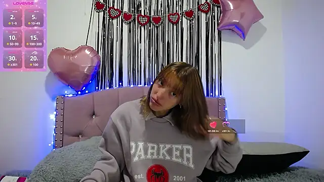 Snapshot of emily_cooper_pym chatting on 19, 2, 2026 emily cooper pym online show from 19, 2, 2026