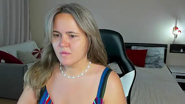 Snapshot of LilyBel chatting on 11, 7, 2026 LilyBel online show from 11, 7, 2026