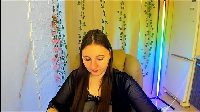 EvaxCharm online show from 6, 2, 2026