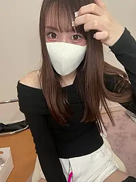 Snapshot of momo_mm chatting on 7, 5, 2026 momo mm online show from 7, 5, 2026