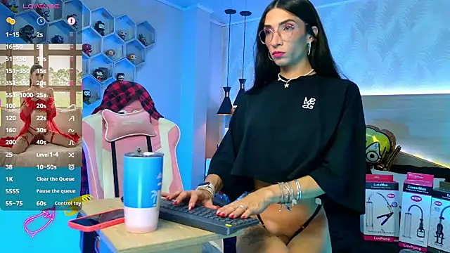 kylliefox  online show from 6, 10, 2025