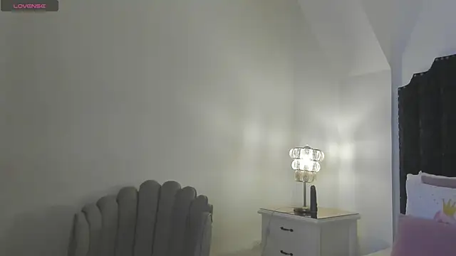 victoria martinez  online show from 24, 2, 2026