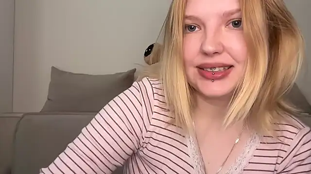 Snapshot of Ophelia_Ritz chatting on 27, 6, 2026 Ophelia Ritz online show from 27, 6, 2026