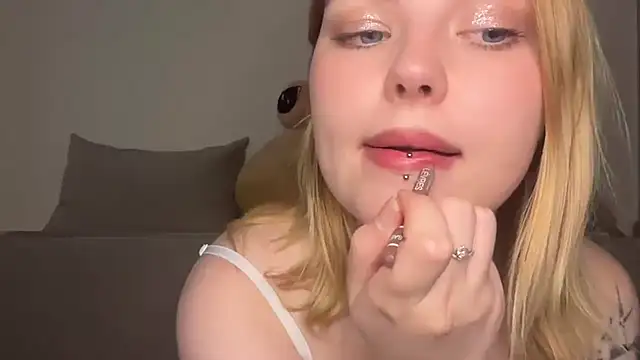 Snapshot of Ophelia_Ritz chatting on 29, 6, 2026 Ophelia Ritz online show from 29, 6, 2026