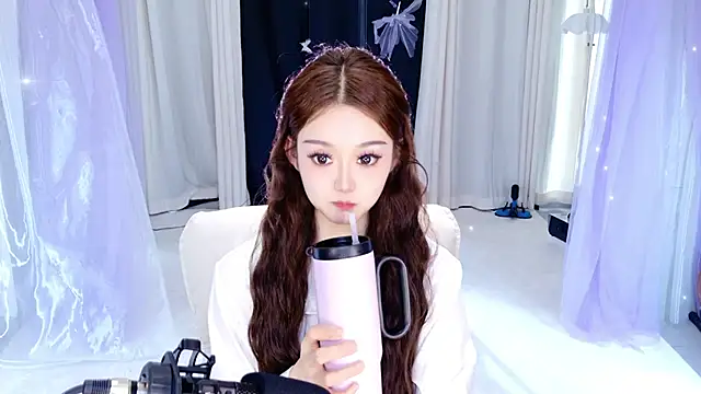 Dancer Lucky-Nini online show from 18, 2, 2026