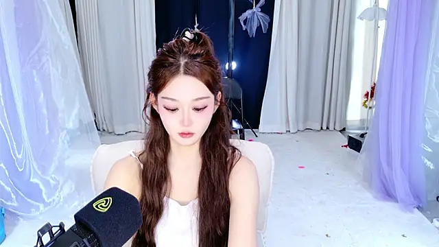 Dancer Lucky-Nini online show from 5, 3, 2026