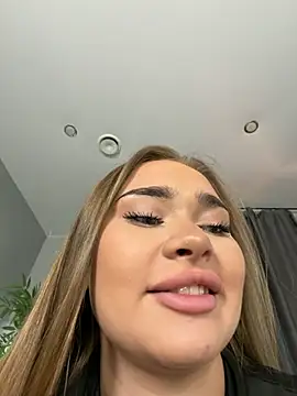 Snapshot of MonicaWestt chatting on 1, 5, 2026 MonicaWestt online show from 1, 5, 2026