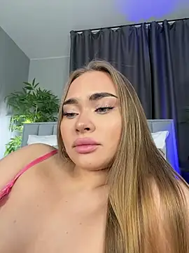 Snapshot of MonicaWestt chatting on 15, 5, 2026 MonicaWestt online show from 15, 5, 2026
