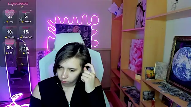 Scarlet Sirenn online show from 9, 2, 2026