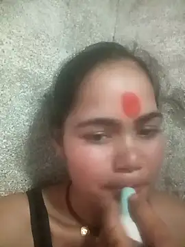 Snapshot of Sunali_Bendre chatting on 24, 4, 2026 Sunali Bendre online show from 24, 4, 2026
