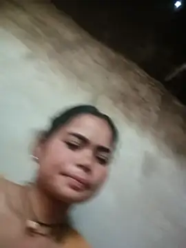 Snapshot of Sunali_Bendre chatting on 15, 5, 2026 Sunali Bendre online show from 15, 5, 2026
