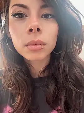 Isalove99 online show from 18, 3, 2026