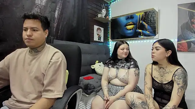 emii cris issabell online show from 3, 2, 2026