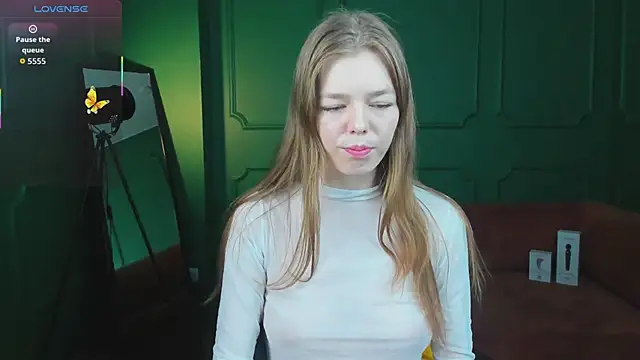  Tina Tayllor  online show from 14, 4, 2026