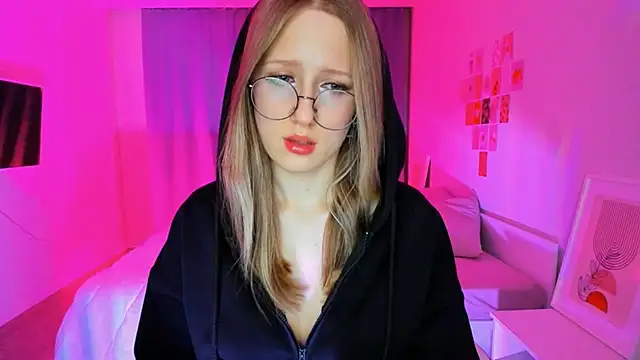 Vega Taylor online show from 3, 3, 2026