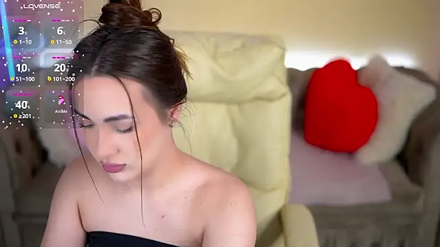 Snapshot of OliviaMoore_ chatting on 26, 2, 2026 OliviaMoore online show from 26, 2, 2026