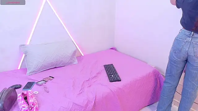 LeaneRous online show from 4, 2, 2026