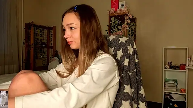 HoneyComfy online show from 17, 2, 2026