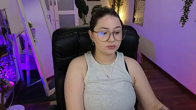 Snapshot of vanessaparadiza chatting on 17, 7, 2026 vanessaparadiza online show from 17, 7, 2026