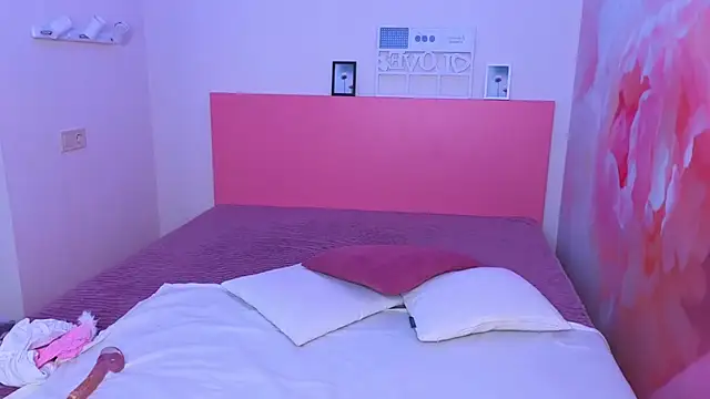 LuxSiren online show from 11, 4, 2026