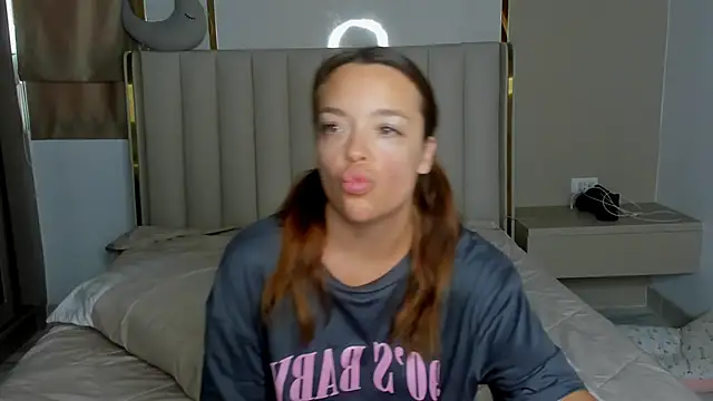 stellaa quenn online show from 10, 4, 2026