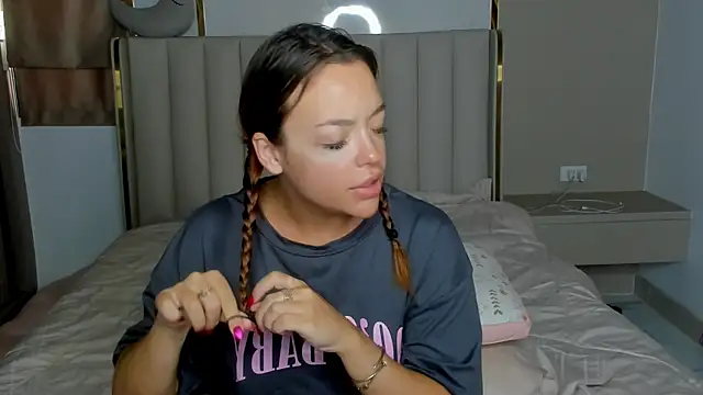 Snapshot of stellaa_quenn chatting on 21, 4, 2026 stellaa quenn online show from 21, 4, 2026