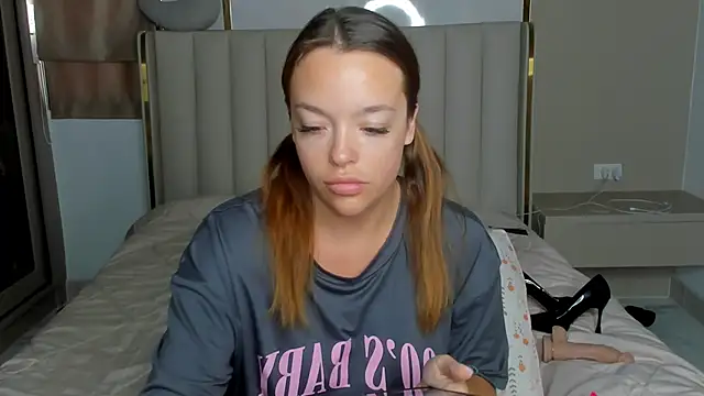 Snapshot of stellaa_quenn chatting on 26, 4, 2026 stellaa quenn online show from 26, 4, 2026