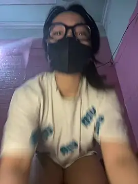 Snapshot of Leeeiuu chatting on 1, 3, 2026 Leeeiuu online show from 1, 3, 2026