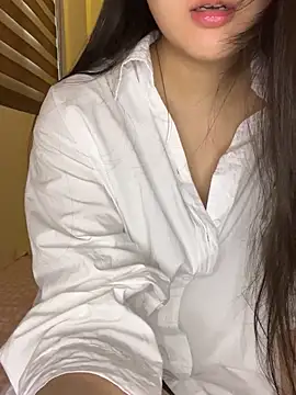 Luna Nhii05 online show from 6, 2, 2026