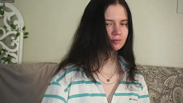 Glow hollow online show from 15, 2, 2026