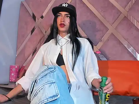 Snapshot of MeghanQueen__ chatting on 7, 2, 2026 MeghanQueen online show from 7, 2, 2026