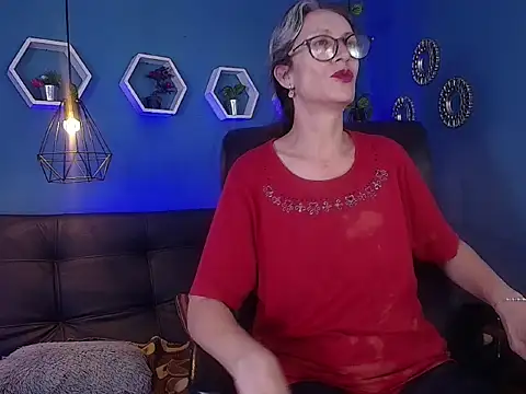 laurasofia45 online show from 3, 3, 2026