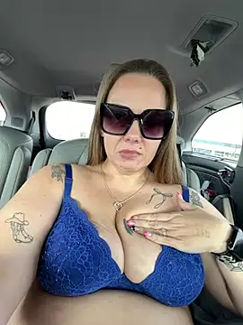 lickablelynn87 online show from 4, 2, 2026