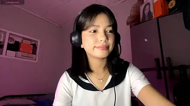 Snapshot of ConstancePorrini chatting on 3, 2, 2026 ConstancePorrini online show from 3, 2, 2026