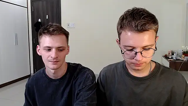 NikiKerryCum online show from 19, 4, 2026