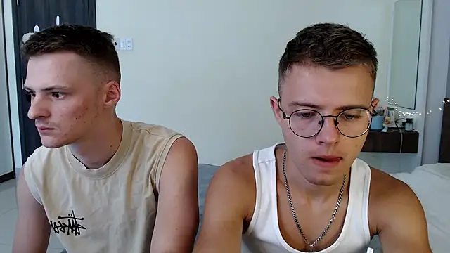NikiKerryCum online show from 25, 4, 2026