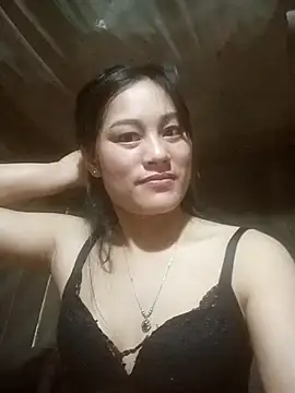 Snapshot of Momo-biki chatting on 29, 4, 2026 Momo-biki online show from 29, 4, 2026