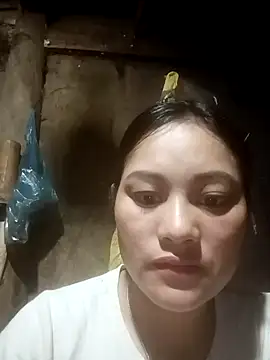 Snapshot of Momo-biki chatting on 18, 5, 2026 Momo-biki online show from 18, 5, 2026