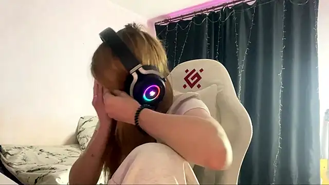 axin burnell online show from 6, 4, 2026