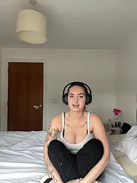 Snapshot of trinitysecretzx chatting on 5, 2, 2026 trinitysecretzx online show from 5, 2, 2026