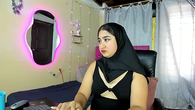 Snapshot of SamiraAwada chatting on 1, 6, 2026 SamiraAwada online show from 1, 6, 2026