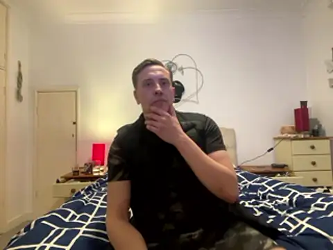 Snapshot of malcolm2334 chatting on 6, 4, 2026 malcolm2334 online show from 6, 4, 2026