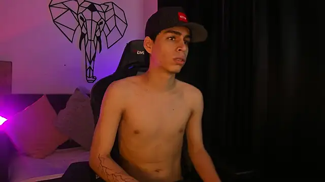 Snapshot of juan_posada chatting on 1, 2, 2026 juan posada online show from 1, 2, 2026