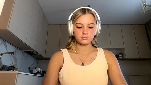 Snapshot of SeveralDip chatting on 23, 2, 2026 SeveralDip online show from 23, 2, 2026