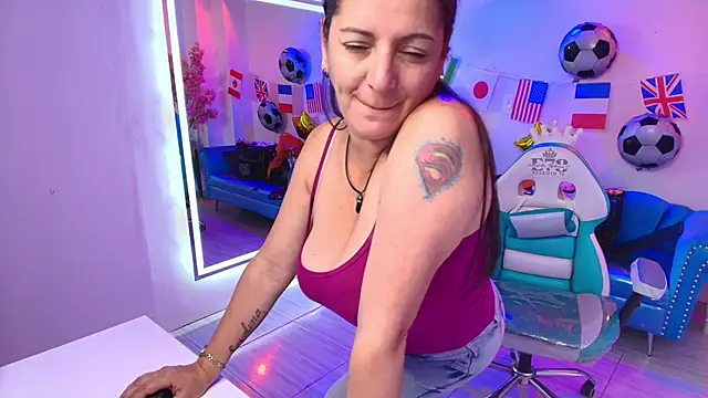 Snapshot of Madame_scarlett chatting on 2, 7, 2026 Madame scarlett online show from 2, 7, 2026